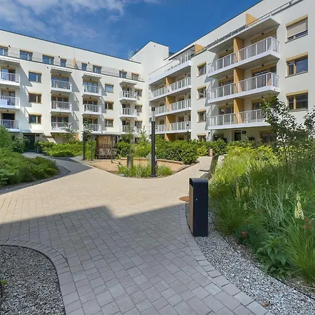 公寓 Charming In With Balcony Close To Attractions By Renters *