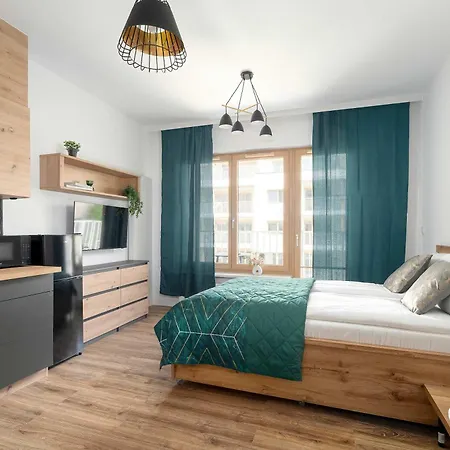 Charming In With Balcony Close To Attractions By Renters 公寓