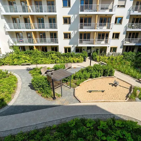 公寓 Charming In With Balcony Close To Attractions By Renters *